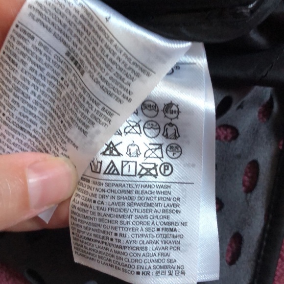 Black perforated #veganleather pencil skirt from Banana Republic size 4 - Picture 8 of 8